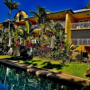 **** Aparthotel The York Beachfront Holiday Australia